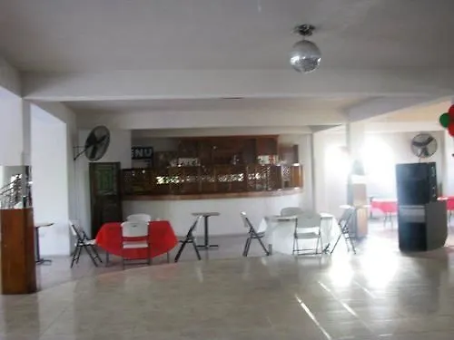 La Colline Hotel Montrouis 2*, Saint-Marc Haiti