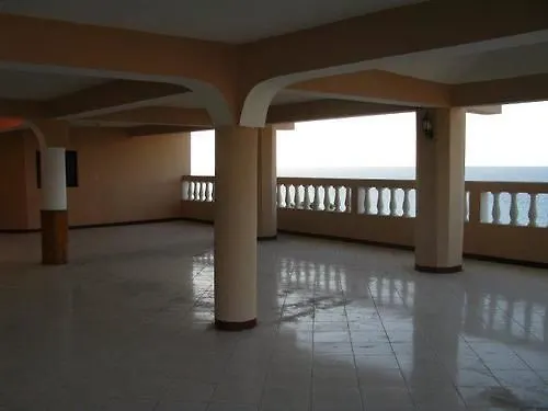 **  La Colline Hotel Montrouis Haiti
