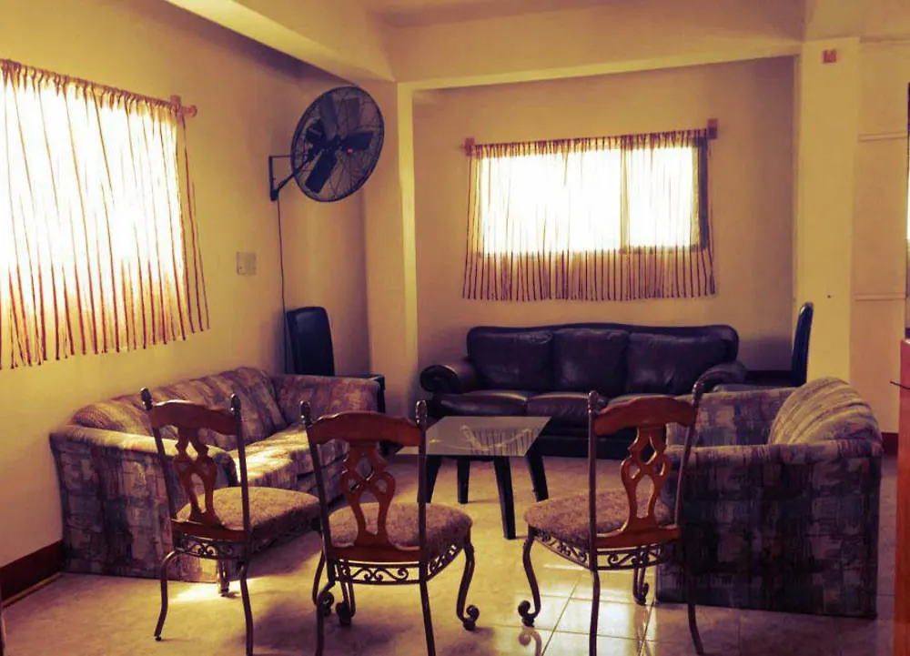 **  La Colline Hotel Montrouis Haiti