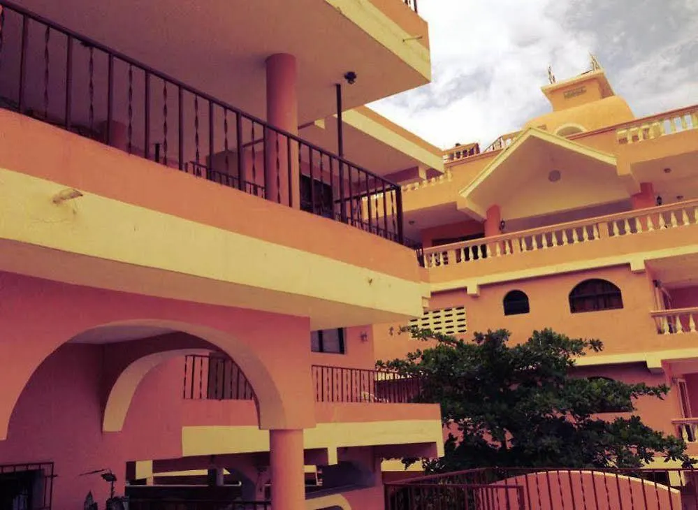 La Colline Hotel Montrouis